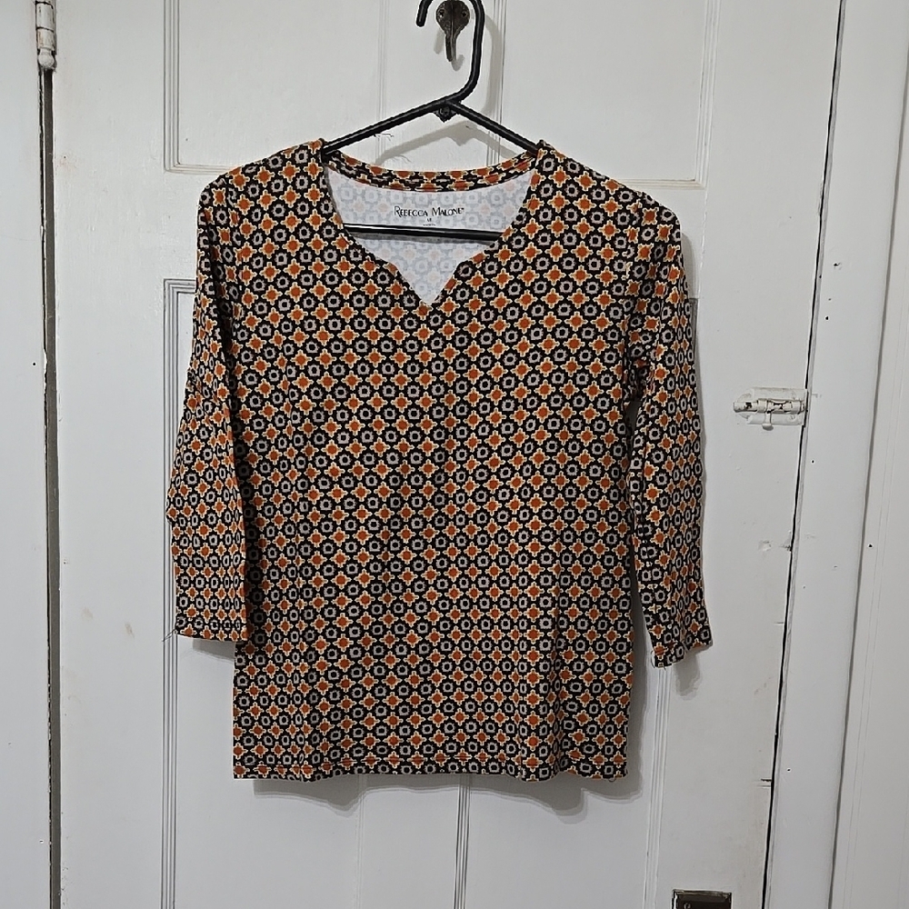 REBECCA MALONE SIZE MEDIUM 3/4 SLEEVE NOTCH NECK FUN BURST PRINT